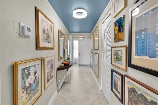 Delray Beach, FL 33445,730 Greensward CT 107-J