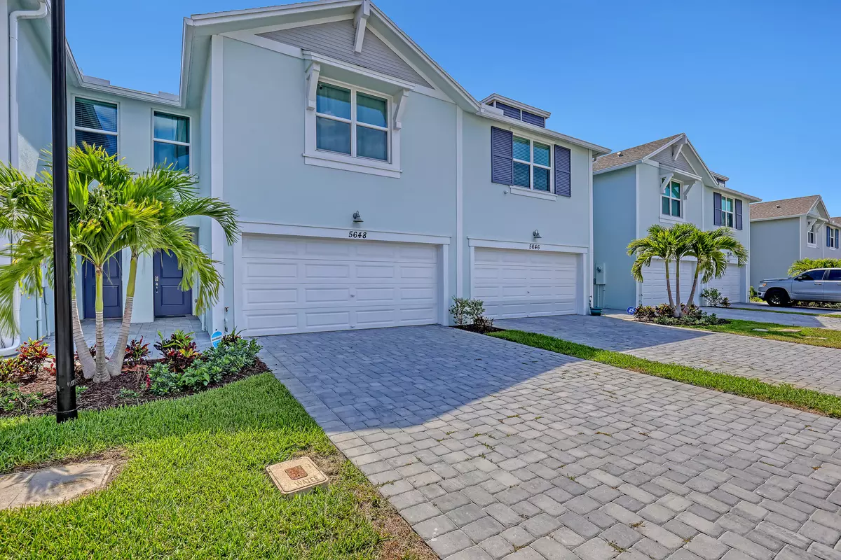Stuart, FL 34997,5648 SE Edgewater CIR