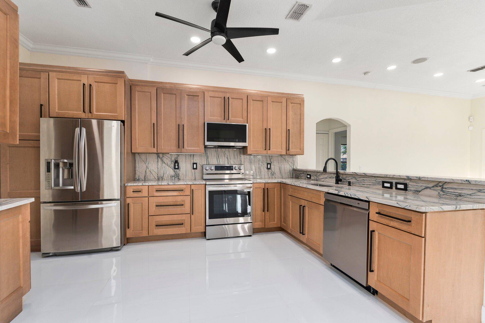 Port Saint Lucie, FL 34953,632 SW Mccall RD