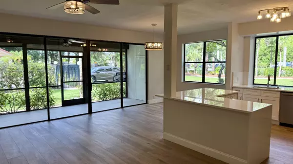 Boca Raton, FL 33486,5800 Coach House CIR B