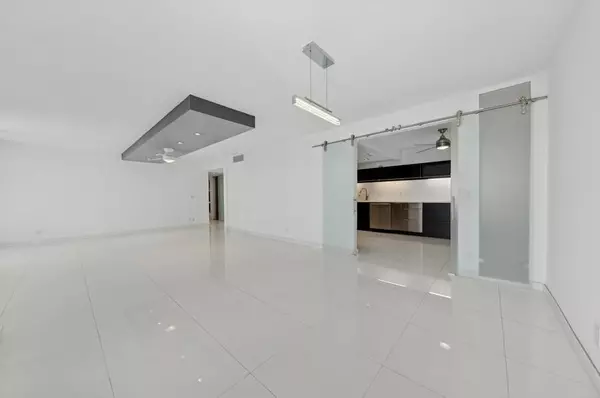 Delray Beach, FL 33483,2200 S Ocean BLVD 606