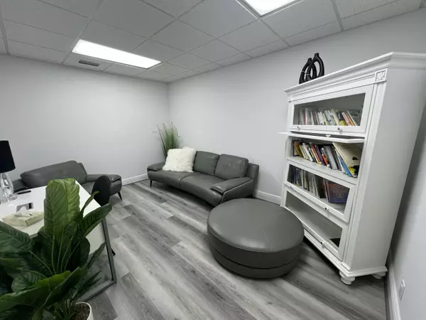 North Palm Beach, FL 33408,840 Us Highway 1 340