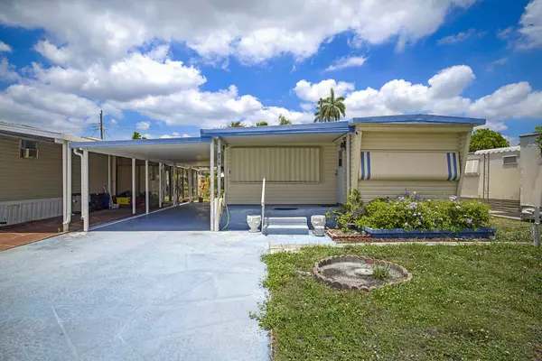 8919 Palm ST, Boynton Beach, FL 33436