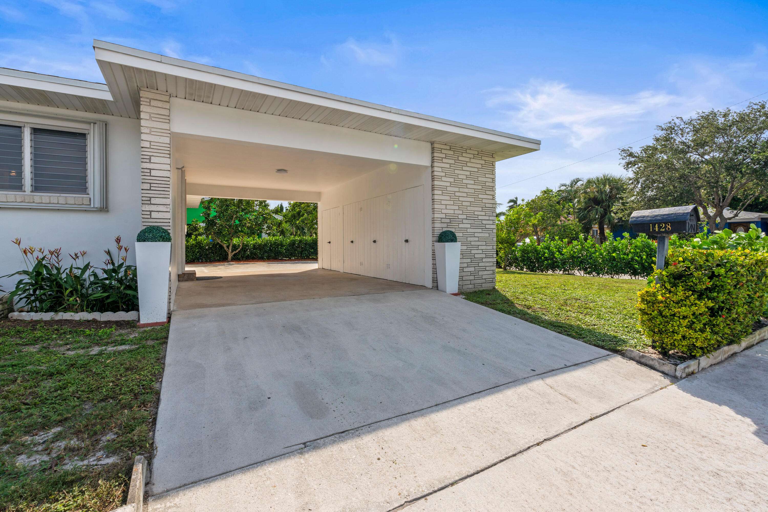 Lake Worth Beach, FL 33460,1428 N M ST