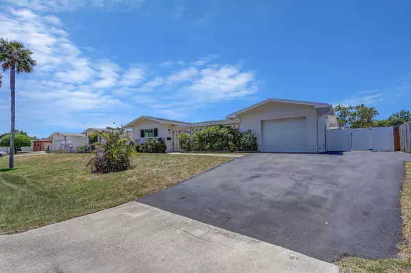 Palm Beach Gardens, FL 33410,3898 Holly DR