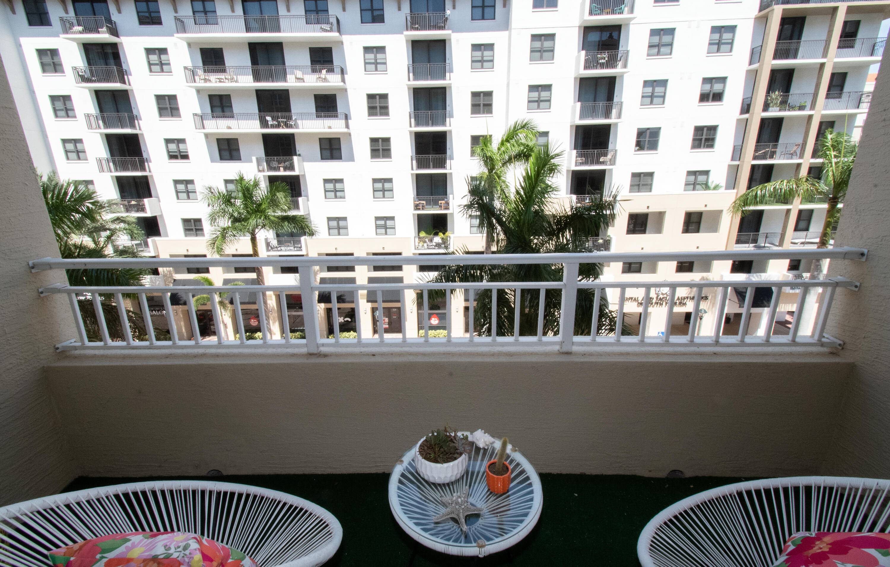 Boca Raton, FL 33432,99 SE Mizner BLVD 543