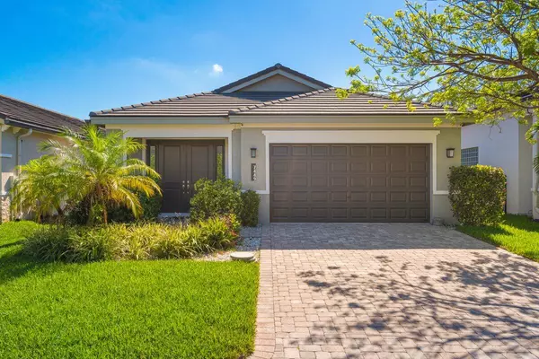 7449 Moonrise DR, Lake Worth, FL 33467