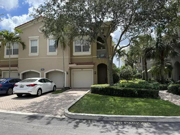 Palm Beach Gardens, FL 33418,4951 Bonsai CIR 101