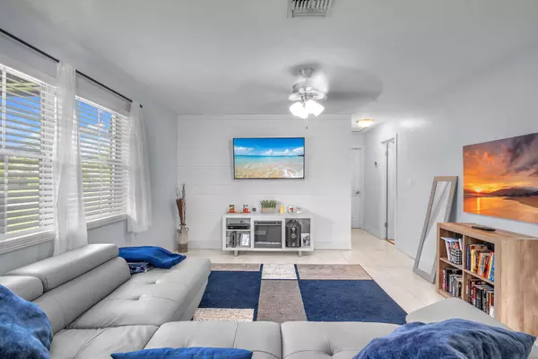 Lake Worth, FL 33462,3314 Plaza PL