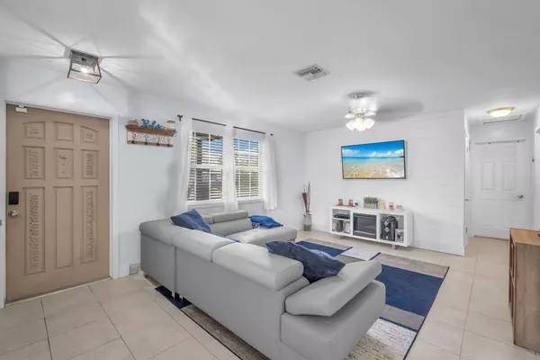 Lake Worth, FL 33462,3314 Plaza PL