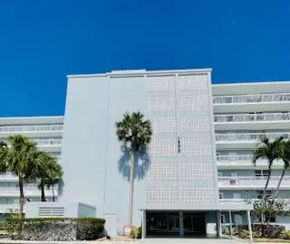 Boca Raton, FL 33487,5500 NW 2nd 319 AVE 319