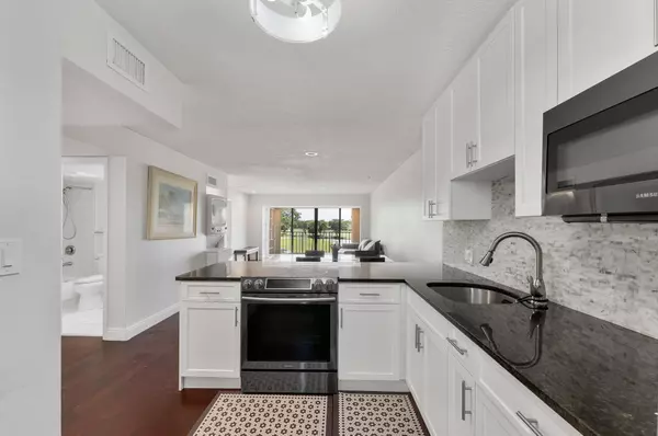 Lake Worth, FL 33467,4489 Luxemburg CT 306