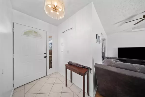 Port Saint Lucie, FL 34986,5910 NW Bayou CT