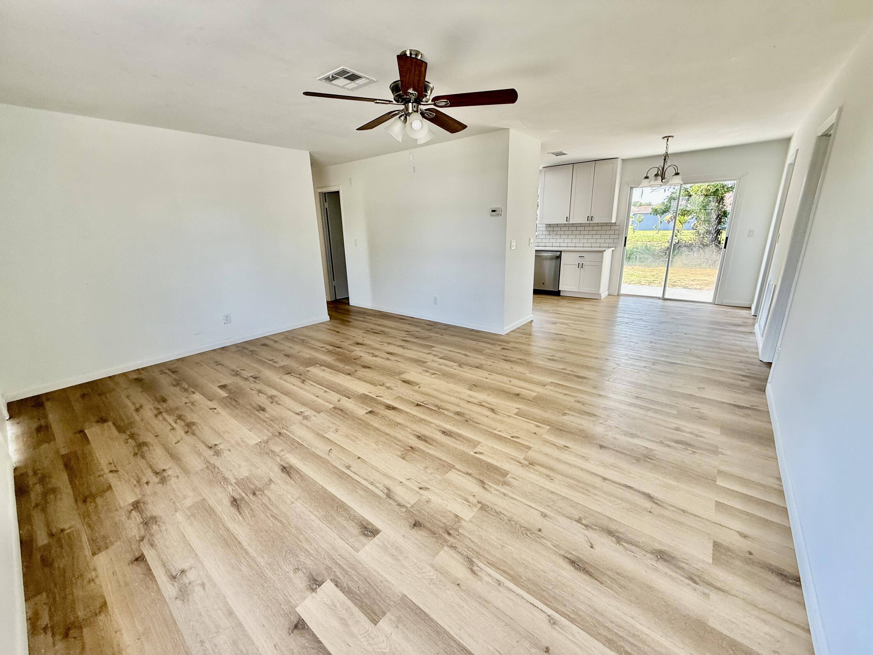Port Saint Lucie, FL 34983,711 NW Riverside DR