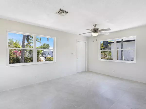 Lake Worth Beach, FL 33460,423 N F ST