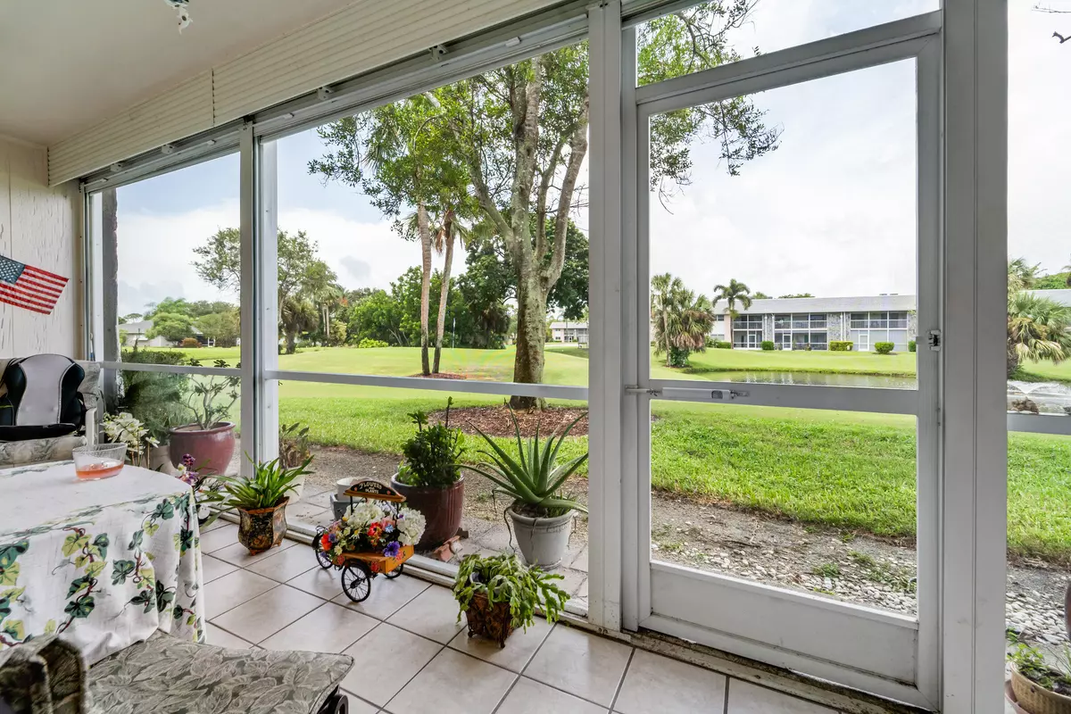 Tequesta, FL 33469,18081 SE Country CLB 132