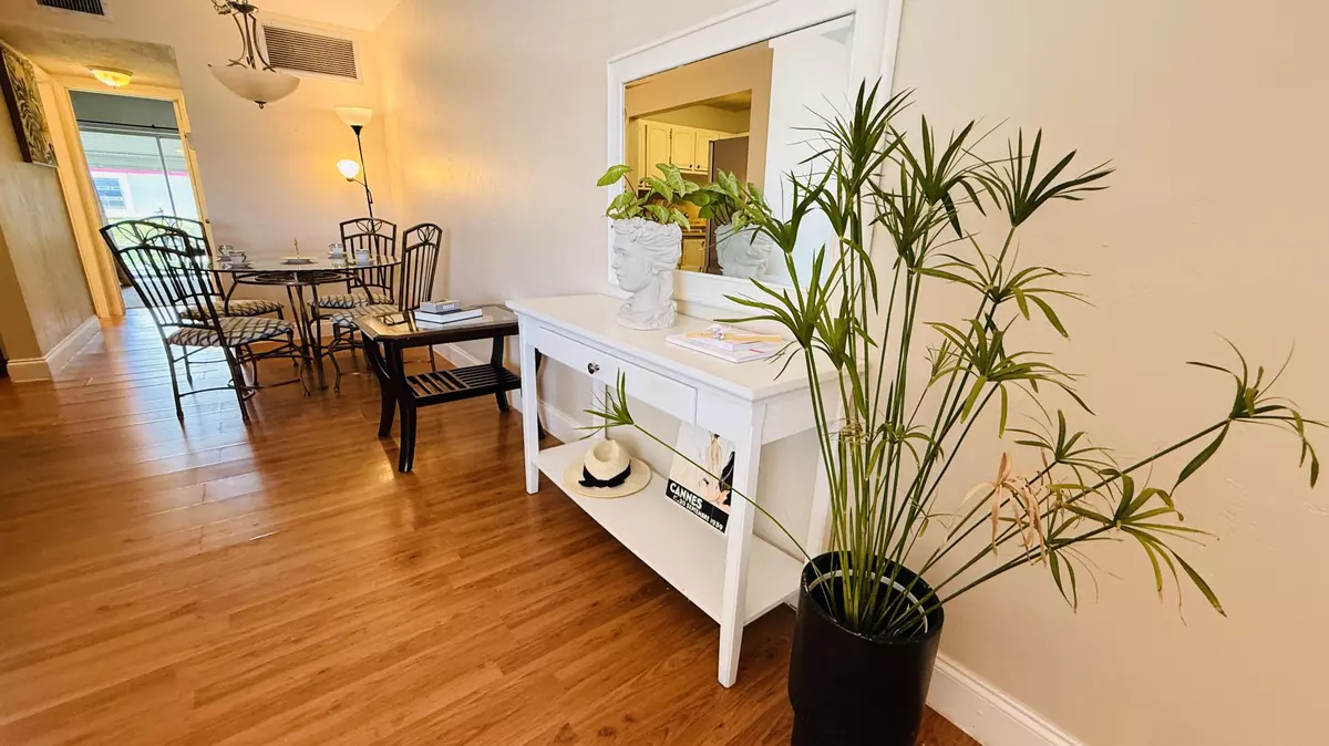 Lake Worth Beach, FL 33461,2102 Lake Osborne DR 17