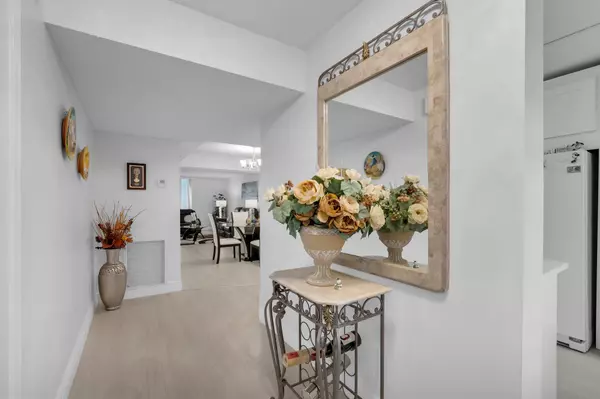 Boca Raton, FL 33428,23247 Barwood LN 305