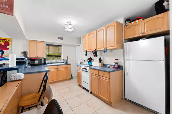 Lantana, FL 33462,1214 Peak RD