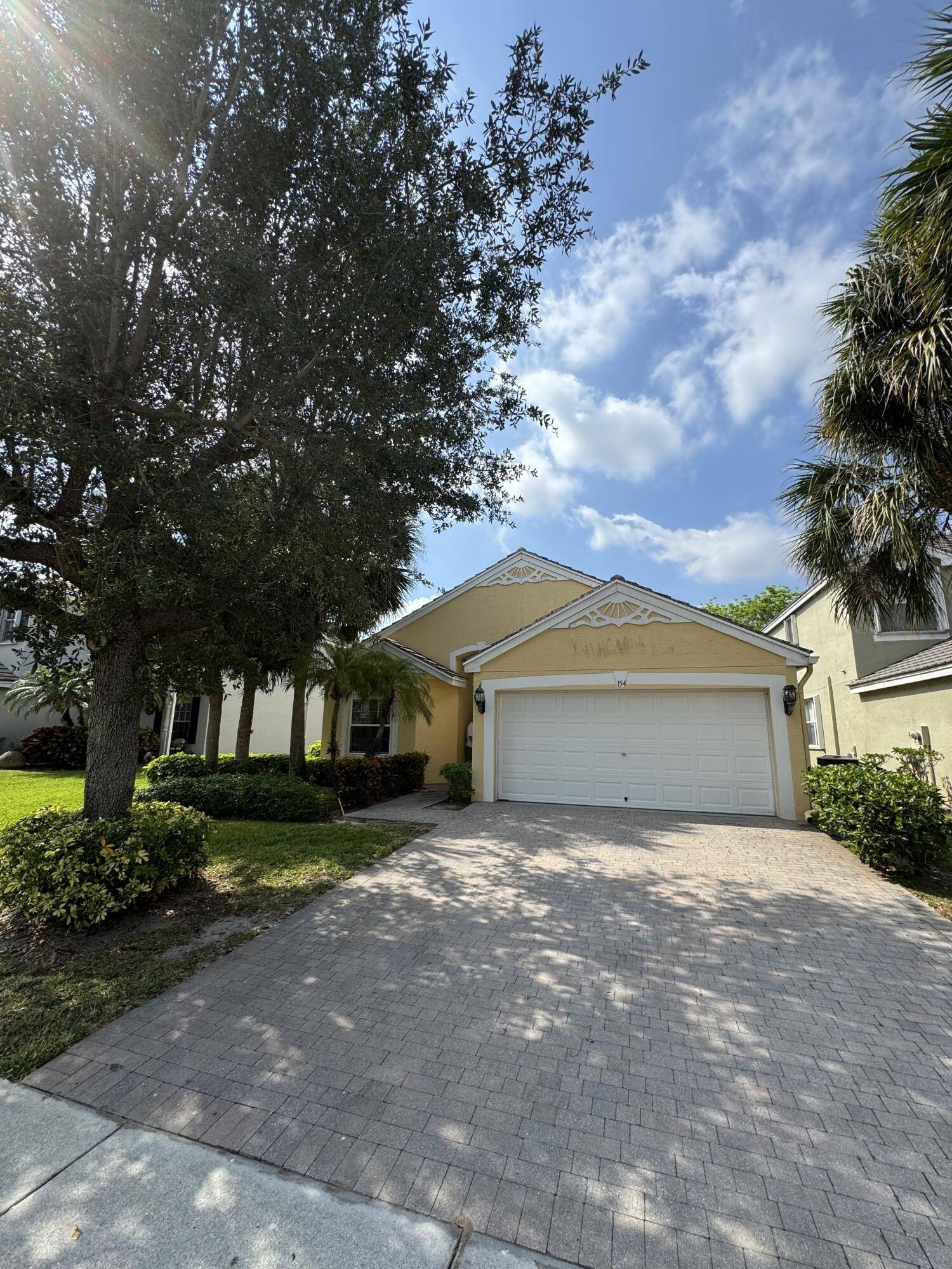 154 Berenger WALK, Royal Palm Beach, FL 33414