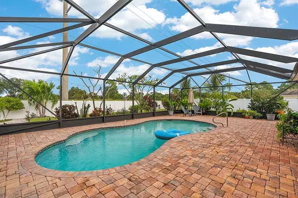 Vero Beach, FL 32962,1611 SW Lexington SQ