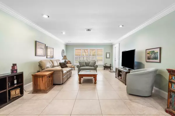 Boynton Beach, FL 33436,9950 Pyracantha Tree TER B