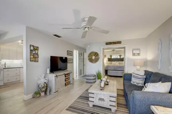 Ocean Ridge, FL 33435,5505 N Ocean BLVD 8-102