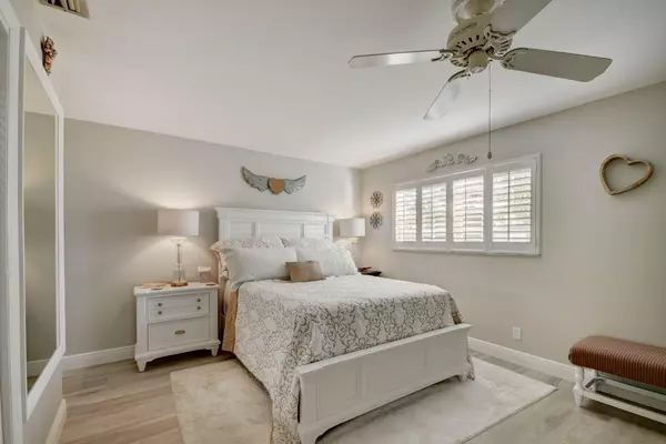 Ocean Ridge, FL 33435,5505 N Ocean BLVD 8-102