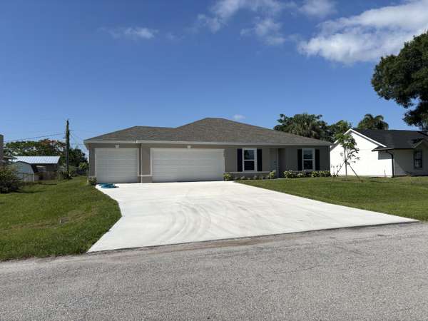 2448 SE Pascal AVE, Port Saint Lucie, FL 34952