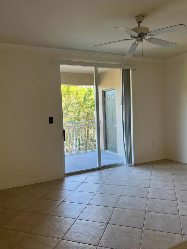 West Palm Beach, FL 33411,6434 Emerald Dunes 302 DR 302