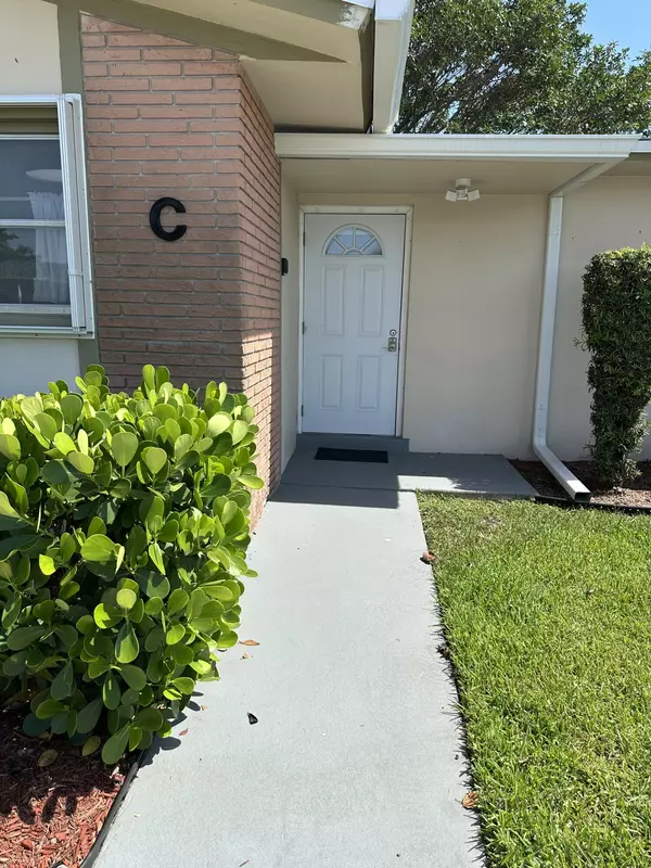 West Palm Beach, FL 33415,2590 E Barkley DR C