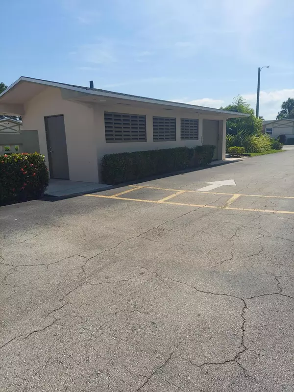 West Palm Beach, FL 33415,2590 E Barkley DR C
