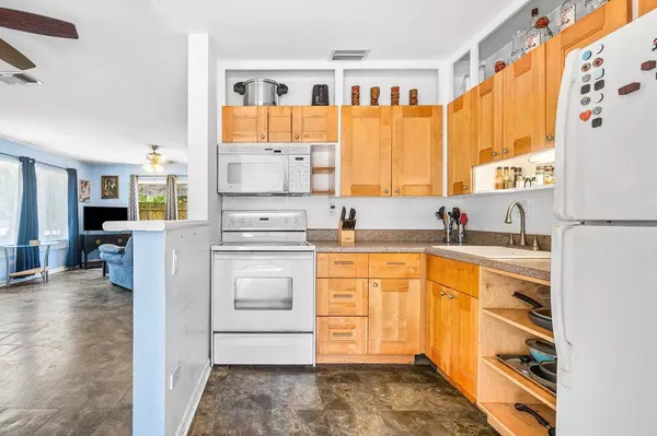 Lake Worth Beach, FL 33460,1405 N J TER