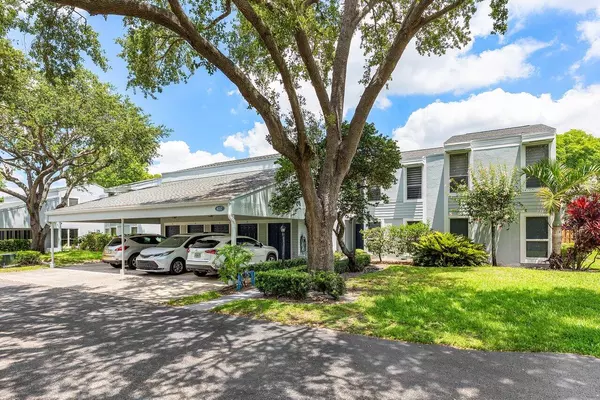 Boca Raton, FL 33433,6157 Old Court Road 225