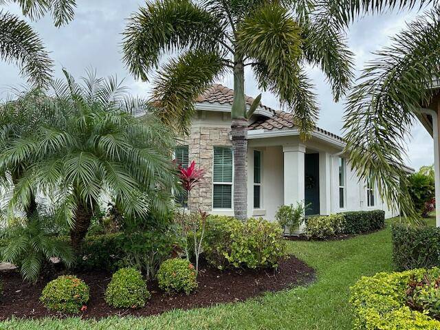 9624 SW Royal Poinciana DR, Port Saint Lucie, FL 34987