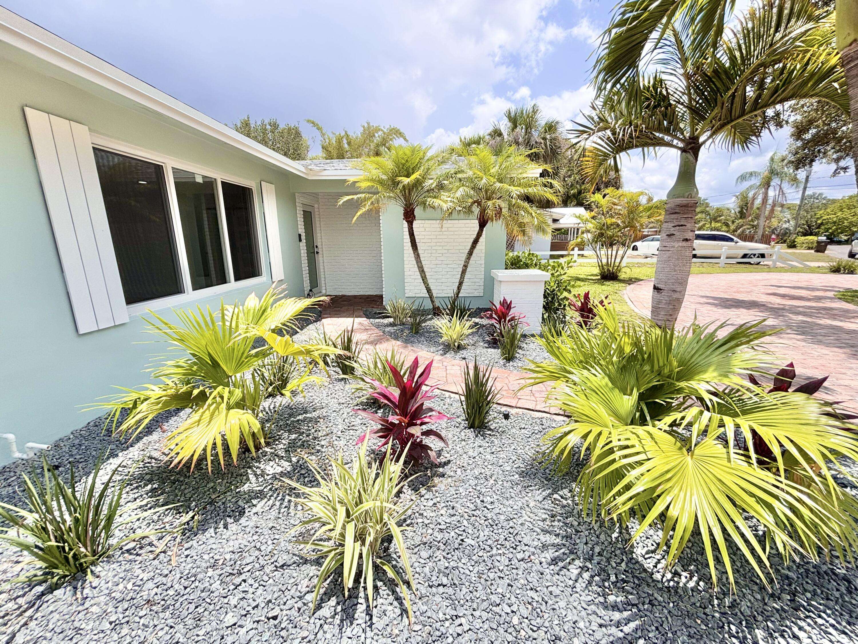 Stuart, FL 34996,421 SE Edgewood DR