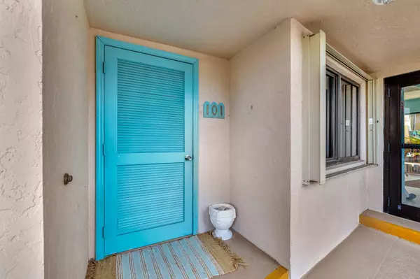 Fort Pierce, FL 34949,355 S Ocean DR T-101