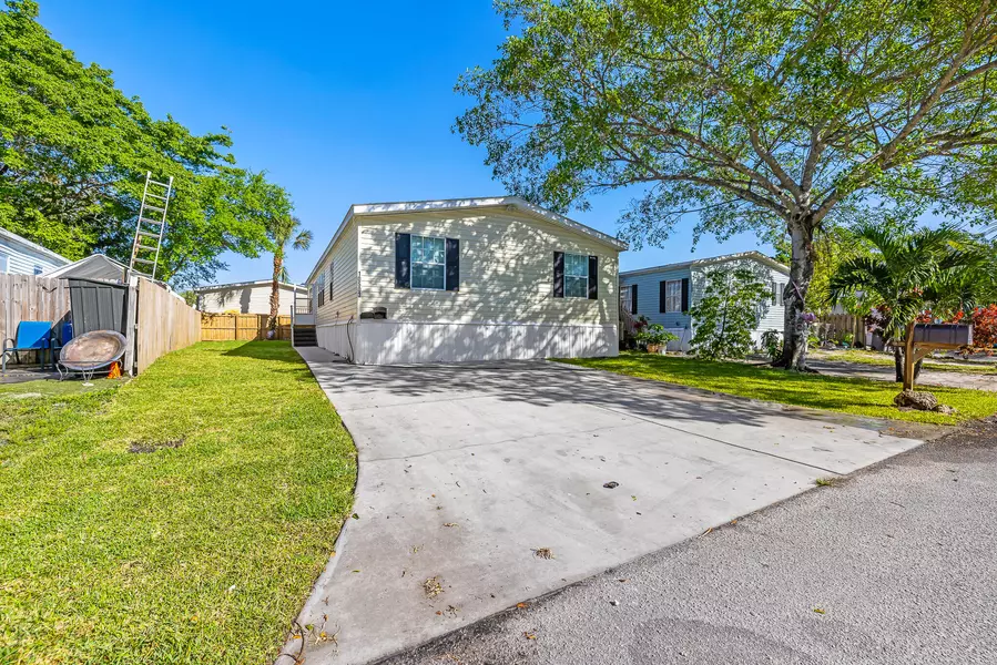 10503 Marina WAY, Boca Raton, FL 33428