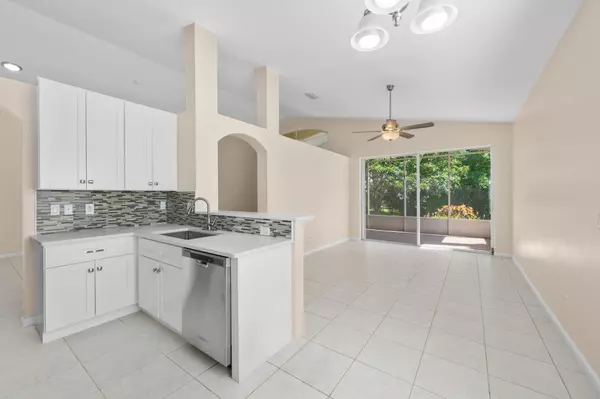 Stuart, FL 34997,6980 SE Twin Oaks CIR