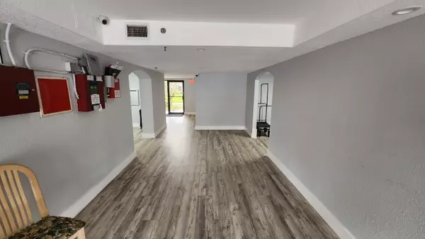 Delray Beach, FL 33444,950 Egret CIR 5503