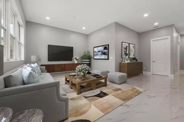 Port Saint Lucie, FL 34983,660 NE Moss Rose PL