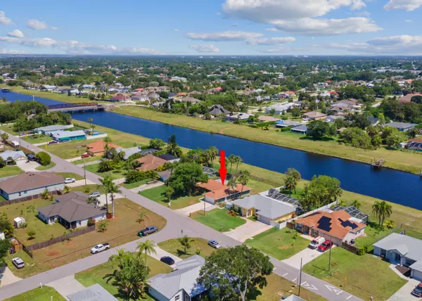 1165 SW Abingdon AVE, Port Saint Lucie, FL 34953