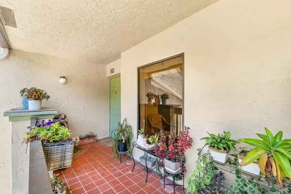 Delray Beach, FL 33484,5087 Oak Hill LN 321