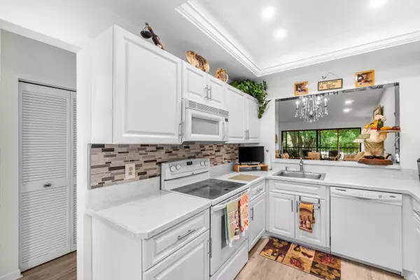 Delray Beach, FL 33484,5087 Oak Hill LN 321