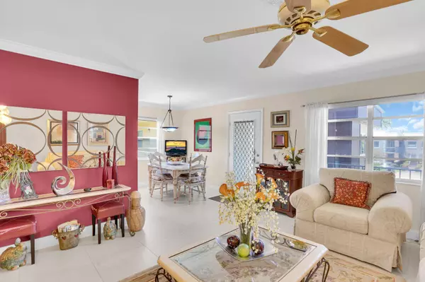 Delray Beach, FL 33484,810 Burgundy Q