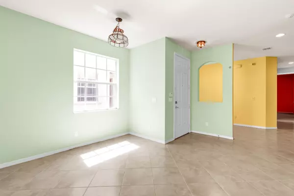 Vero Beach, FL 32966,6380 Oxford CIR 104d