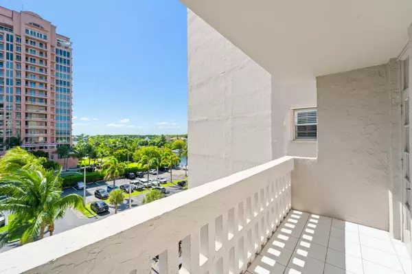 Coral Gables, FL 33133,90 Edgewater DR 522