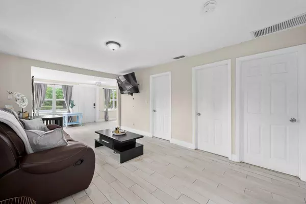 Greenacres, FL 33463,124 Jackson AVE