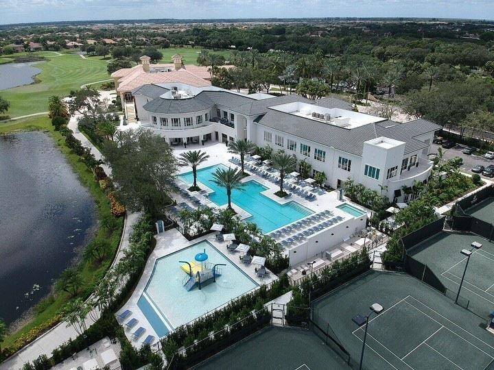 8877 Valhalla DR, Delray Beach, FL 33446