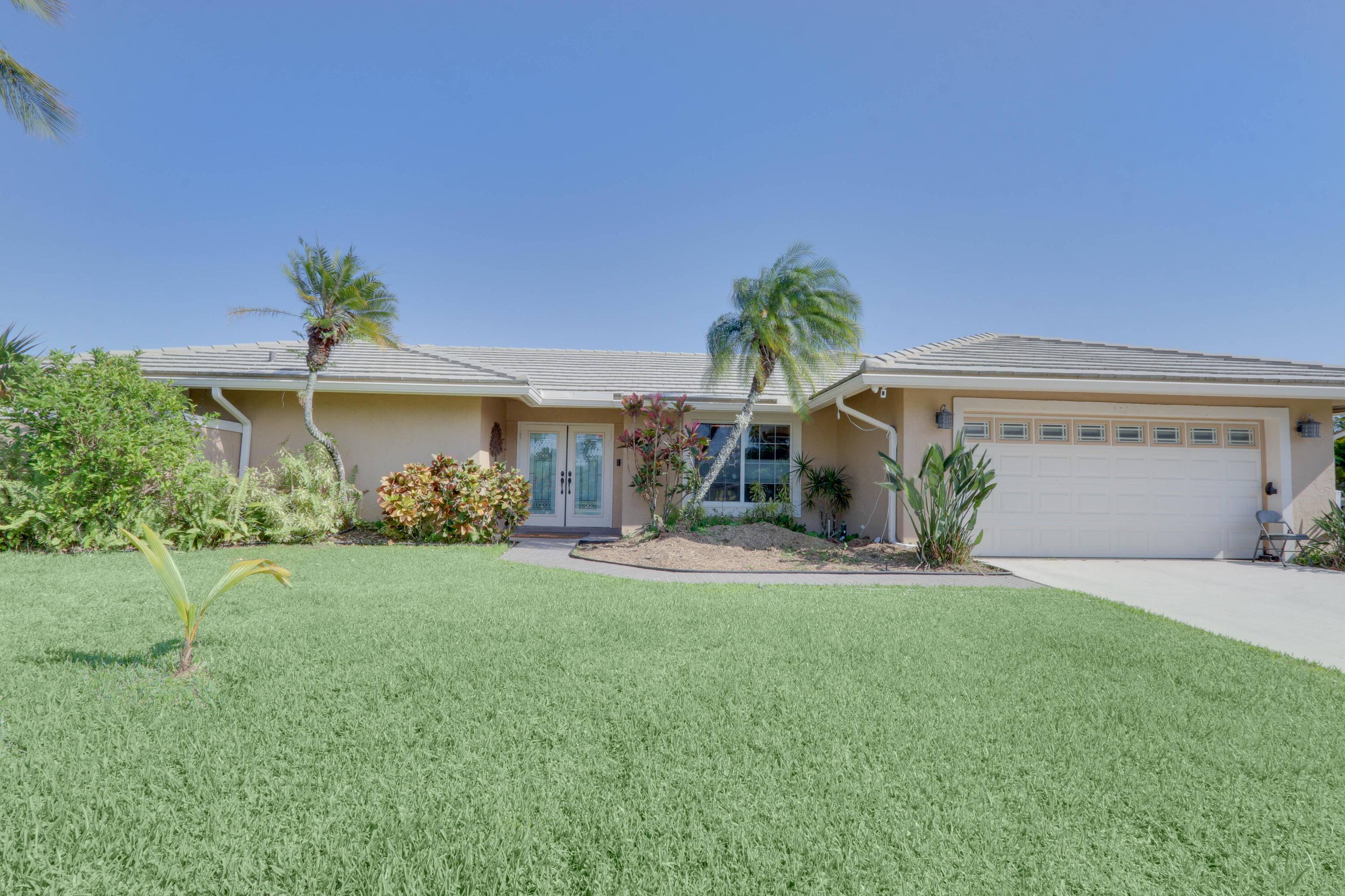 1855 Lotus Lane LN, Wellington, FL 33414